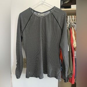Athleta black and white striped pull over swim top rashguard size XL